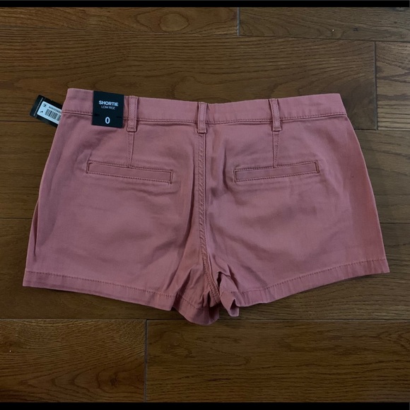 Express Shorts - Picture 2 of 3